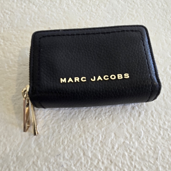 Marc Jacobs Black Leather Zip Wallet - Picture 2 of 8